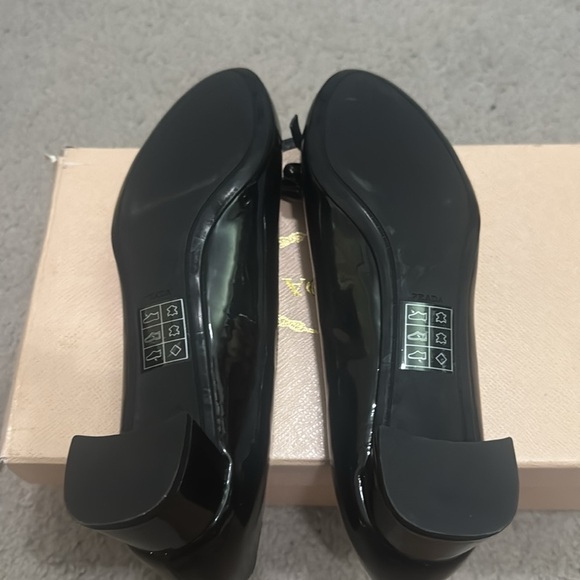 Like New Prada shoes 37.5, very minimal signs scuffings. - Picture 4 of 9